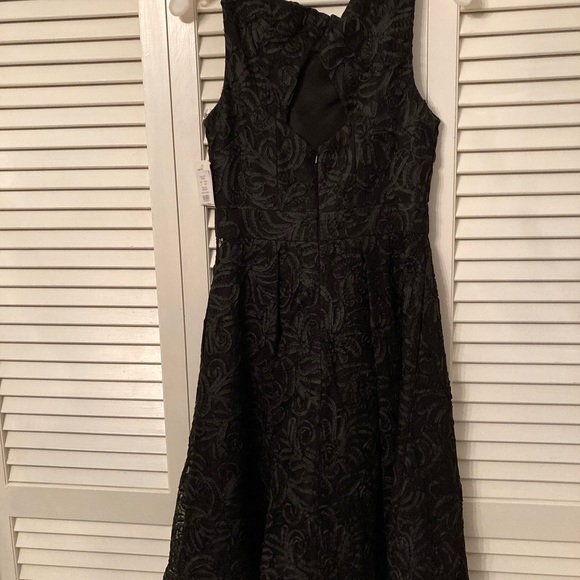 Truly Zac Posen Brand New Black cocktail dress with ribbon design size 2 - Picture 2 of 4